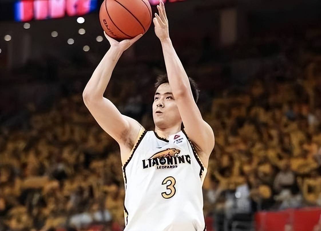 关于华金双20+连胜，领跑积分榜的信息