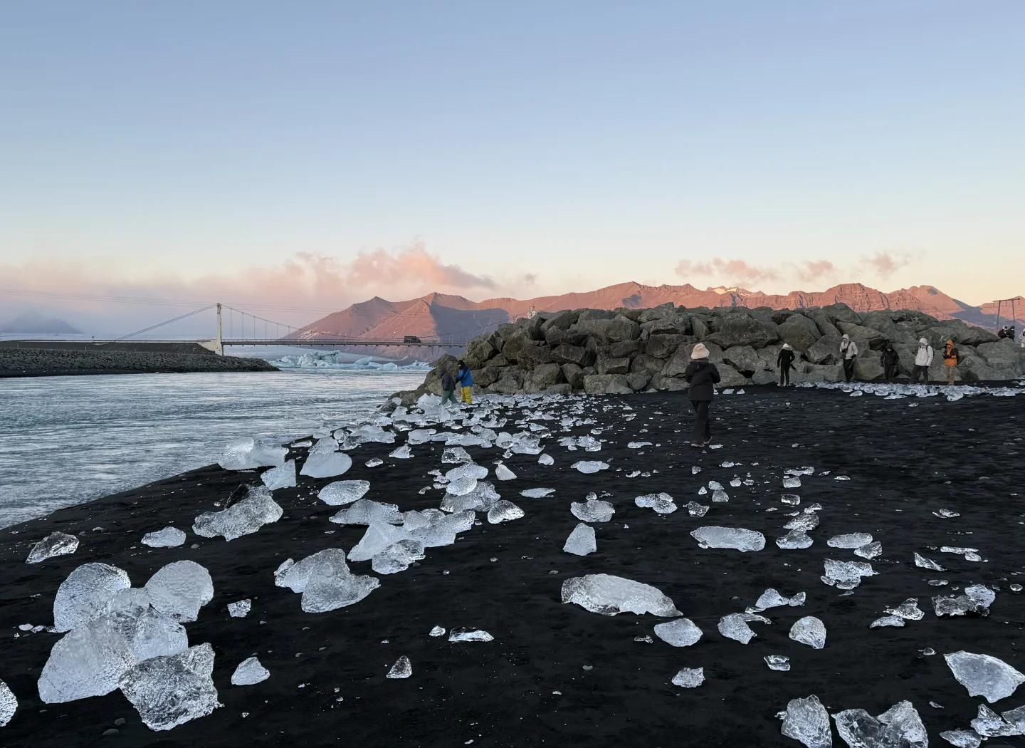 冰岛队不敌对手，遗憾出局