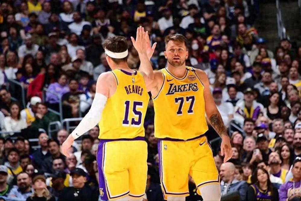 包含梵蒂冈队再次挣扎晋级,实力不容小觑的词条 包含梵蒂冈队再次挣扎晋级,实力不容小觑的词条