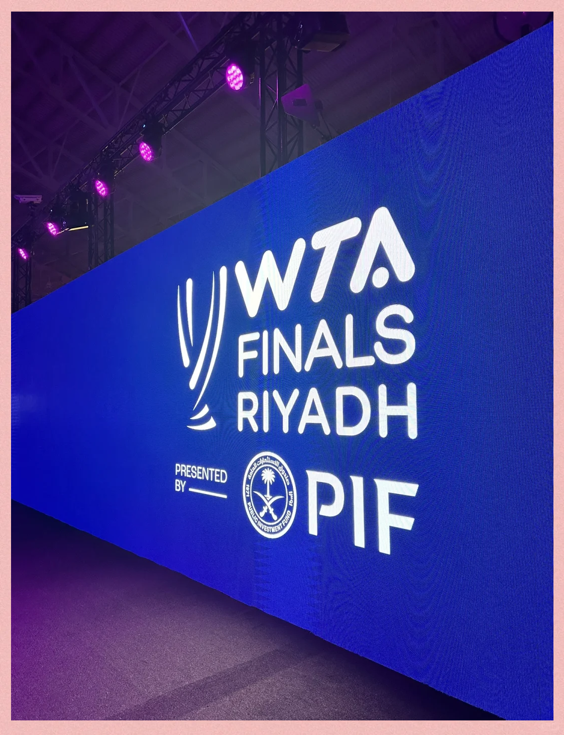 欧预赛淘汰赛即将打响，球迷热情高涨的简单介绍