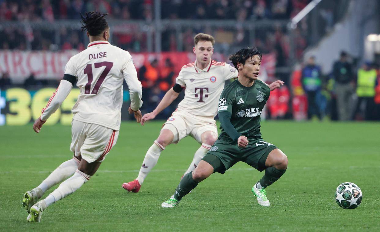 拜仁轻松晋级欧冠四强！