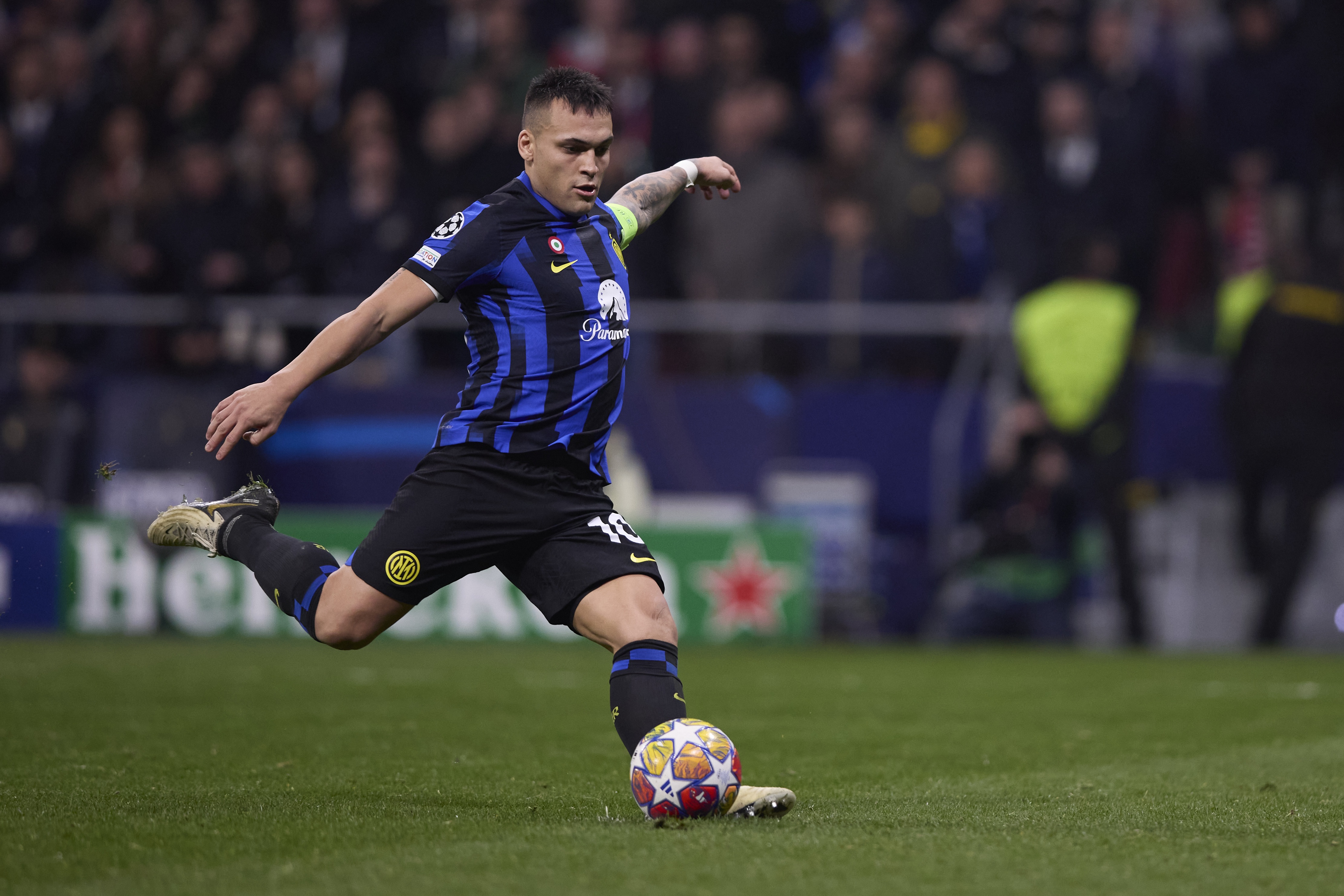 意甲比赛中球队胜负悬念频频发生，激烈对抗的简单介绍