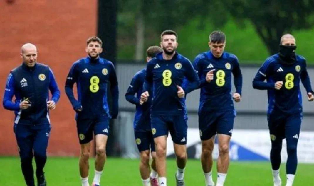 黑白直播体育-荷兰横扫丹麦，卡塞米罗带队取胜